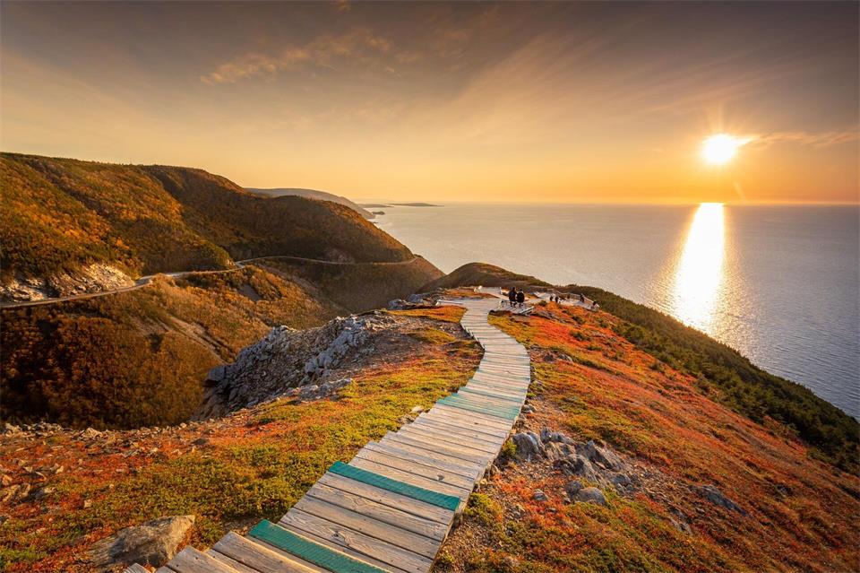 Abstecher zu Fuß: Wer vom Roadtrip eine Abwechslung möchte, dem empfiehlt sich der Skyline Trail im Cape Breton Highlands National Park.Acorn Art & Photography/Tourism Nova Scotia/dpa-tmn