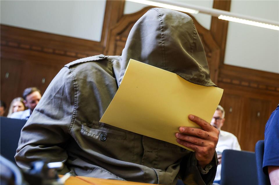 Abu Walaa, verurteilter IS-Terrorist und früherer IS-Statthalter in Deutschland, scheitert mit Klage gegen seine Ausweisung.Christoph Reichwein/dpa