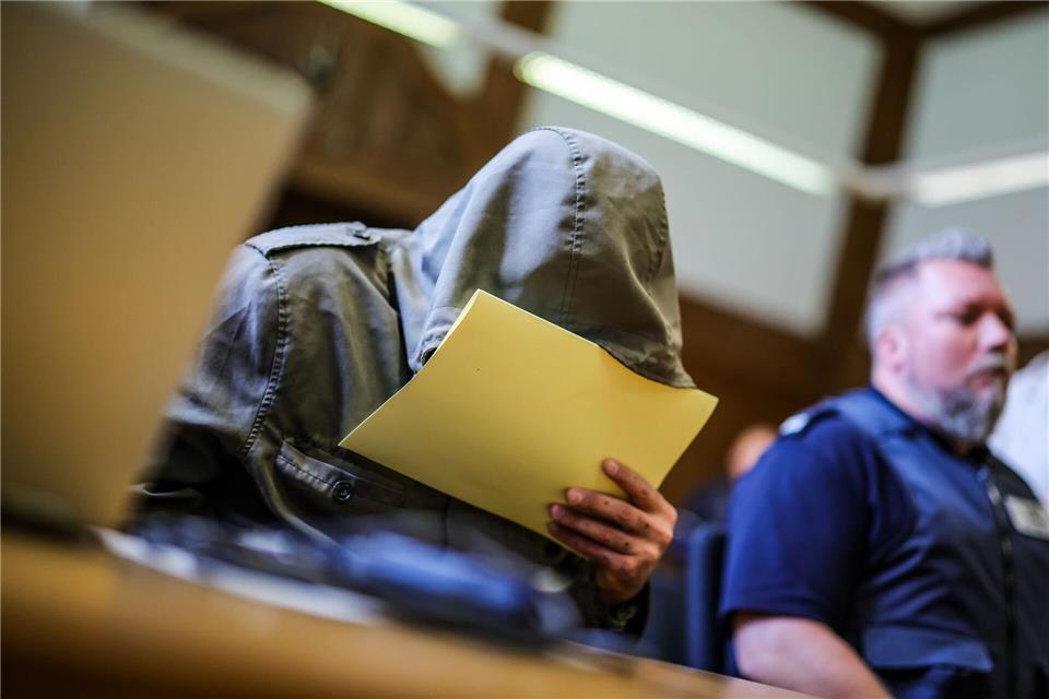 Abu Walaa, verurteilter IS-Terrorist und früherer IS-Statthalter in Deutschland, scheitert mit Klage gegen seine Ausweisung.Christoph Reichwein/dpa