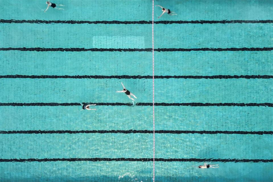 Acht Schwimmbäder in Schleswig-Holstein werden vom Bund gefördert. (Symbolbild)Lars Penning/dpa