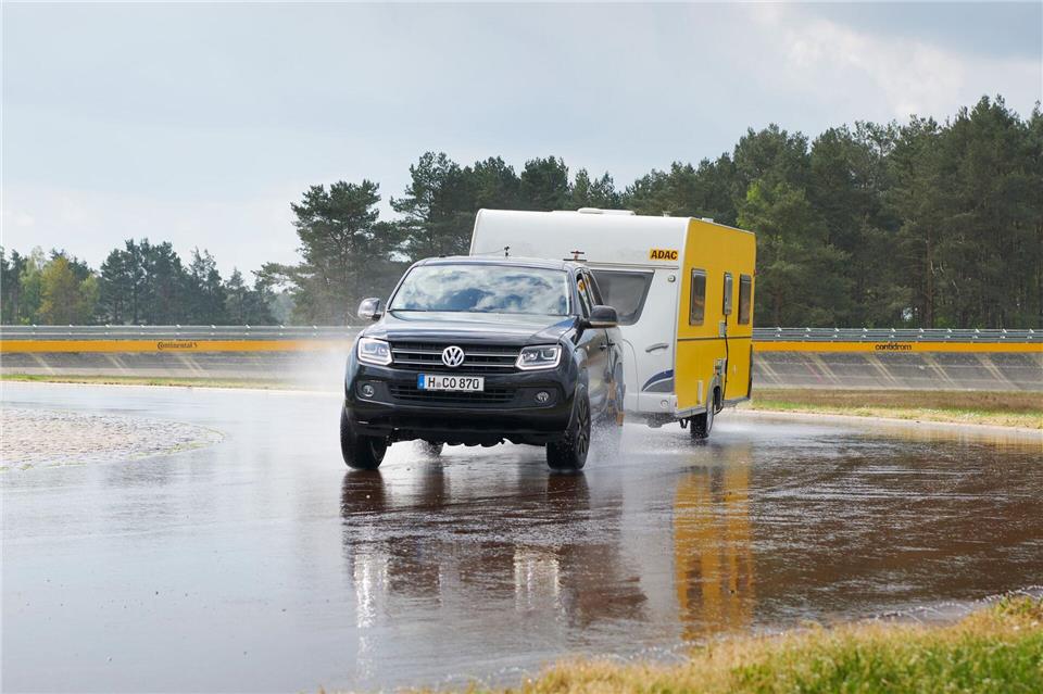 Acht von zehn Anhängerreifen hält der ADAC für empfehlenswert – vier schneiden „gut“ und vier „befriedigend“ ab.Marc Wittkowski/ADAC/dpa-tmn
