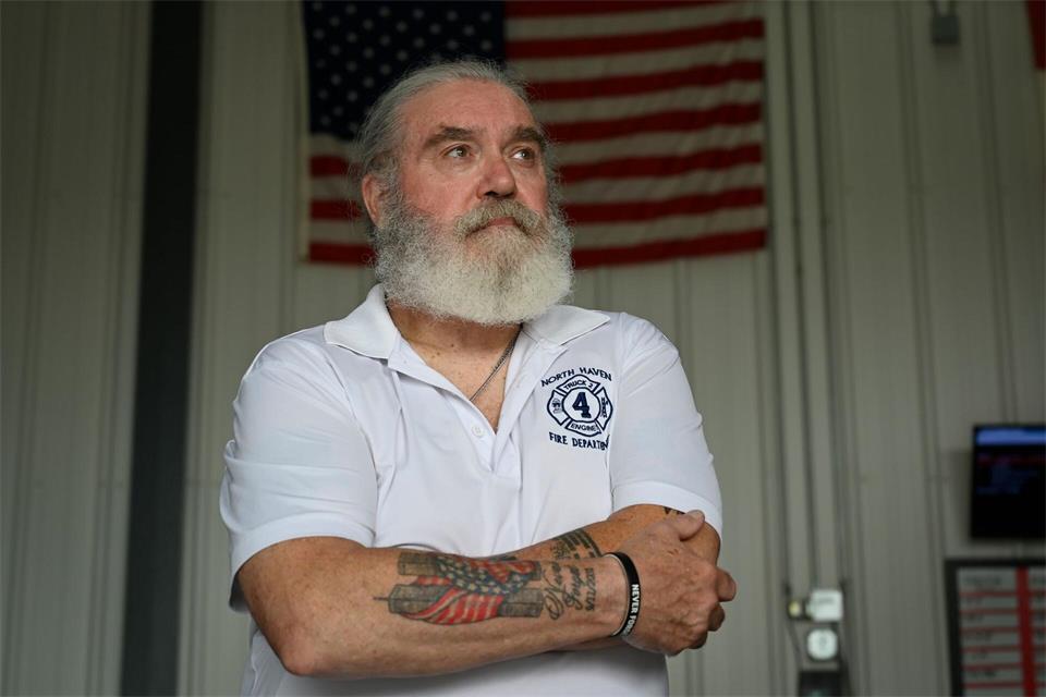 Achtmal hat sich Curt Andrews schon Hautkrebs entfernen lassen müssen - an den Stellen seines Körpers, die vor 25 Jahren dem Staub ausgesetzt waren, den die Anschläge auf die Türme des World Trade Centers verursacht haben. Anne Pollmann/dpa