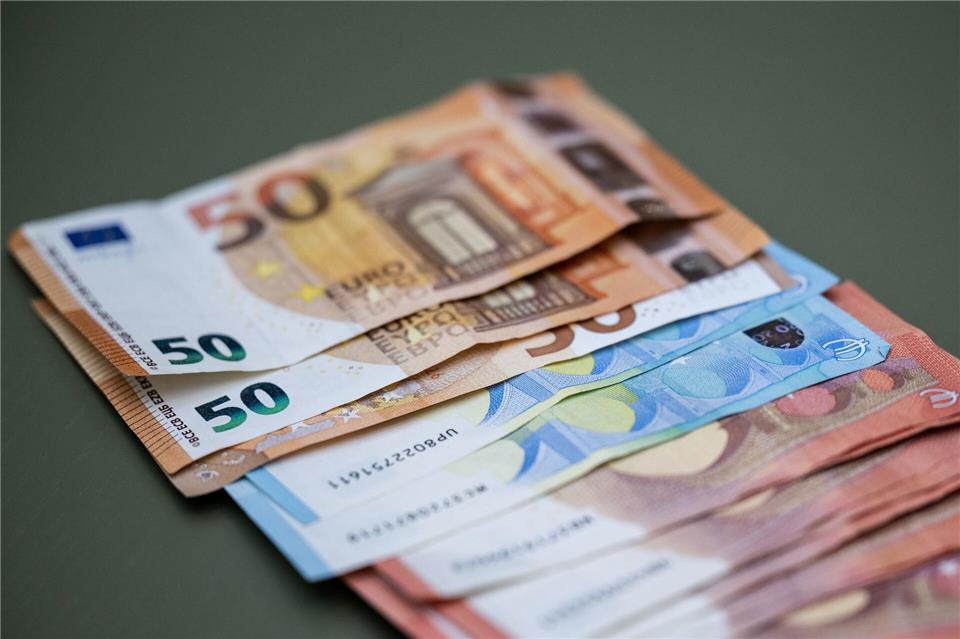 Adé Bargeld? Auch in Mecklenburg-Vorpommern nimmt einer Studie der Commerzbank zufolge das Interesse am digitalen Bezahlen zu. (Symbolbild)Hannes P Albert/dpa