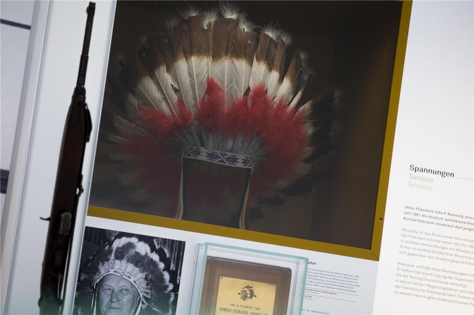 Adenauer wurde vom Aussehen her oft mit amerikanischen Ureinwohnern verglichen. (Archivbild)picture alliance / Rolf Vennenbernd/dpa