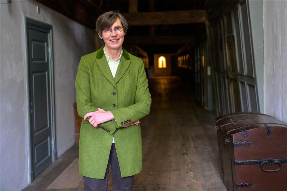 Äbtissin Amélie Gräfin zu Dohna: „Wenn man aus dem Stadtgetriebe kommt, hat man das Gefühl einer behutsamen Atmosphäre, aber im Sommer kommt man oft nicht zur Ruhe.“Philipp Schulze/dpa