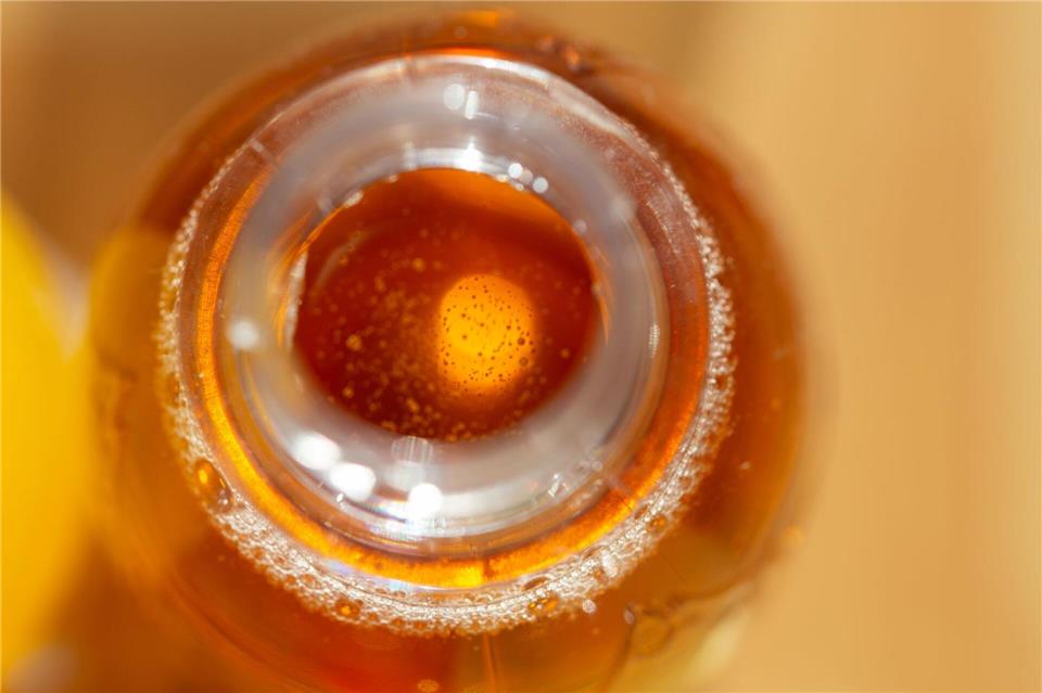 Ärzte und Verbraucherschützer halten eine Steuer auf zuckerhaltige Getränke für sinnvoll. (Symbolbild)Fernando Gutierrez-Juarez/dpa