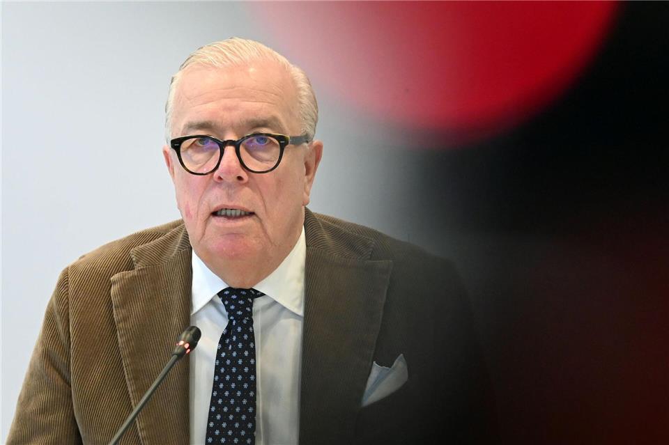 Ärztepräsident Reinhardt warnt vor gefälschten Ärzte-Videos im Internet. (Archivbild)  Elisa Schu/dpa