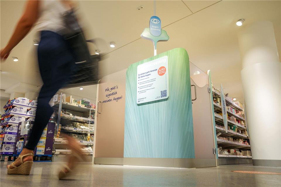 Ärzteverbände kritisieren die neuen Gesundheitsdienstleistungen der Drogeriemarktkette. Christoph Reichwein/dpa