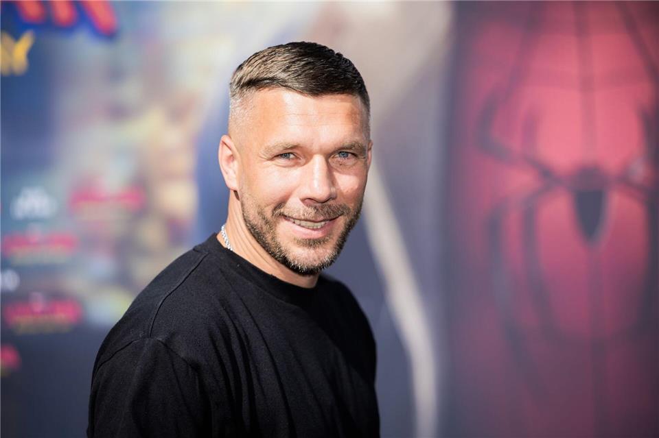 Äußert sich kritisch über die DFB-Elf: Lukas Podolski. (Archivbild)Christoph Soeder/dpa