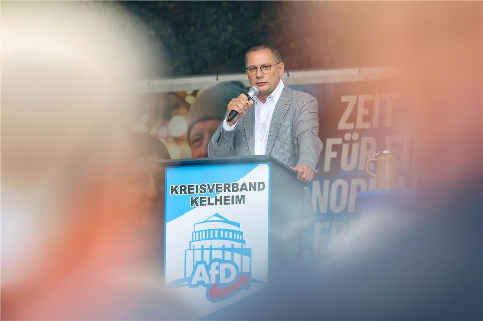 AfD-Chef Tino Chrupalla gab sich optimistisch, dass der Siegeszug seiner Partei in den kommenden Jahren nicht aufzuhalten sei. Daniel Löb/dpa