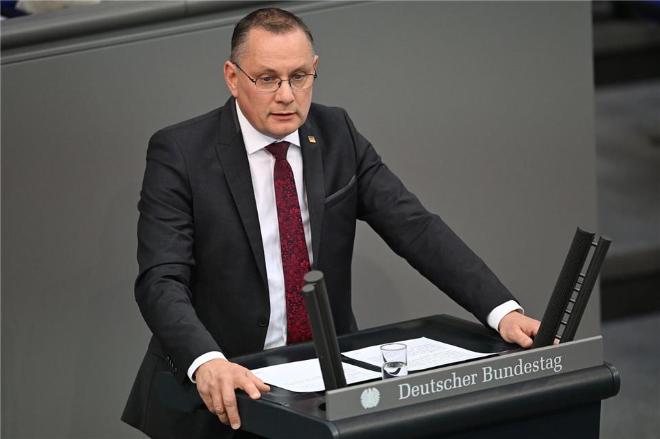 AfD-Chef Tino Chrupalla, in dessen Wahlkreis der Vorfall spielte, trat für seine Fraktion als erster ans Rednerpult.Markus Lenhardt/dpa