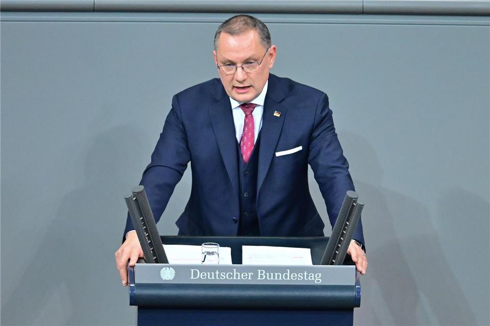 AfD-Chef Tino Chrupalla kritisiert seine Parteifreunde in Sachsen-Anhalt. (Archivbild) Sebastian Gollno/dpa