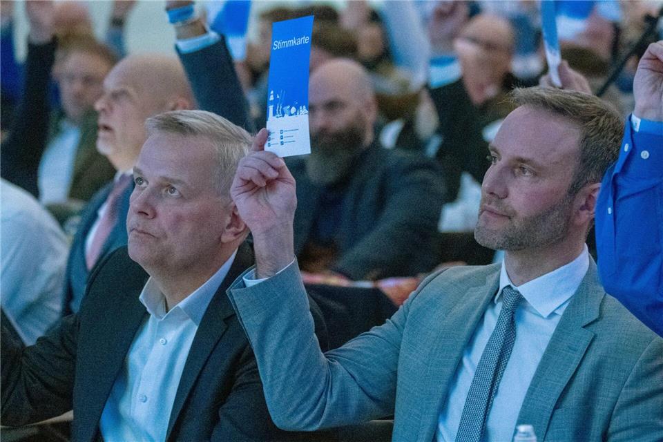 AfD-Co-Landessprecher Enrico Schult (re.) steht auf Listenplatz eins für die Landtagswahl am 20. September.Stefan Sauer/dpa
