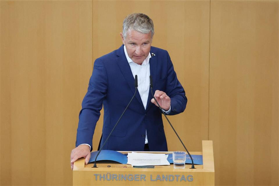 AfD-Fraktionschef Björn Höcke wirft CDU-Ministerpräsident Mario Voigt Versagen vor.Bodo Schackow/dpa