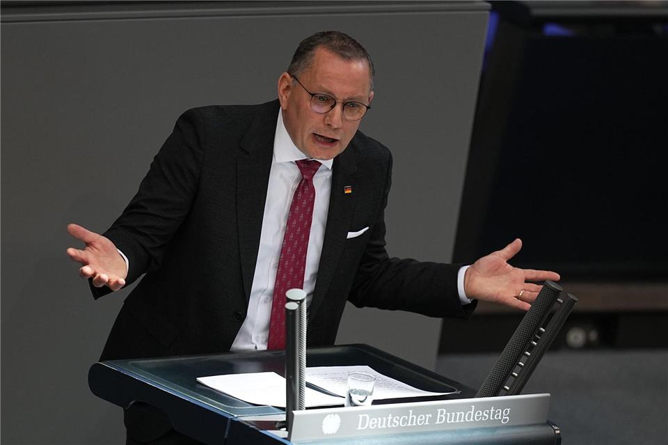 Bundestag stimmt für historisches Schuldenpaket AfD-Fraktionschef Chrupalla warnt vor ausufernden Schulden.Michael Kappeler/dpa