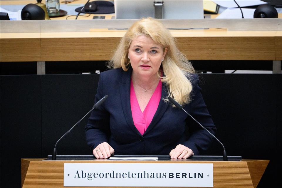 AfD-Fraktionschefin Kristin Brinker vermisste eine Entschuldigung des Regierenden Bürgermeisters Kai Wegner (CDU). Bernd von Jutrczenka/dpa