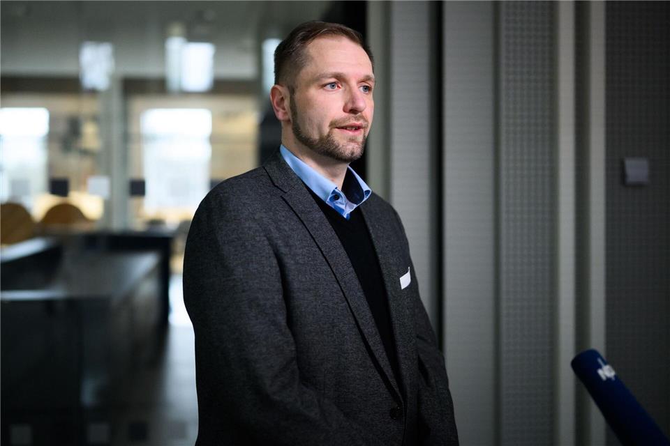 AfD-Landesvize Stephan Bothe hält die neue Einstufung seiner Partei durch den Verfassungsschutz für rechtswidrig.Julian Stratenschulte/dpa