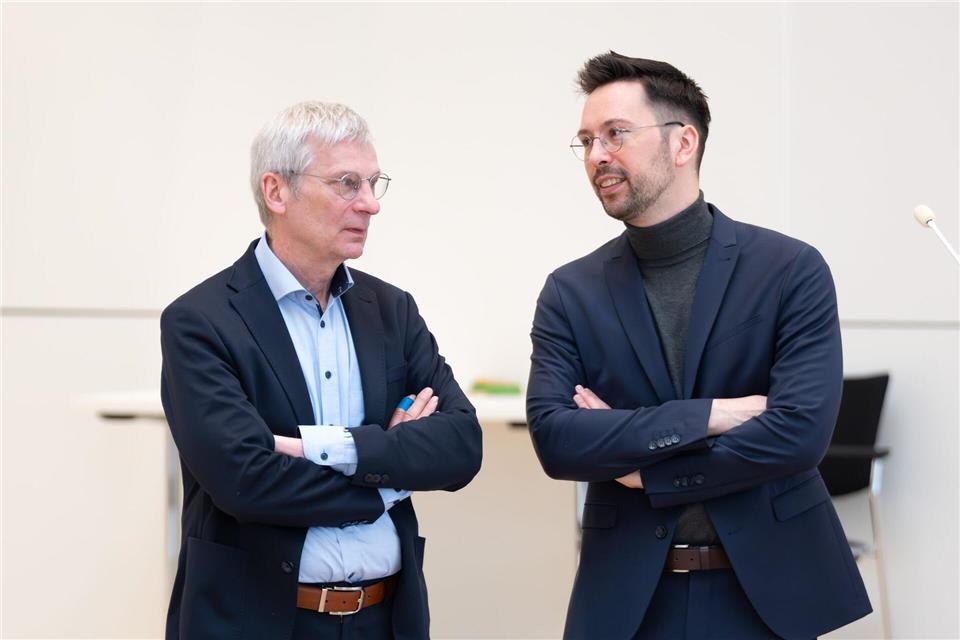 AfD-Landtagsfraktionschef Hans-Christoph Berndt und der AfD-Abgeordnete Dennis Hohloch äußern sich zu den rassistischen Parolen auf einer Teenager-Party (Archivbild).Soeren Stache/dpa