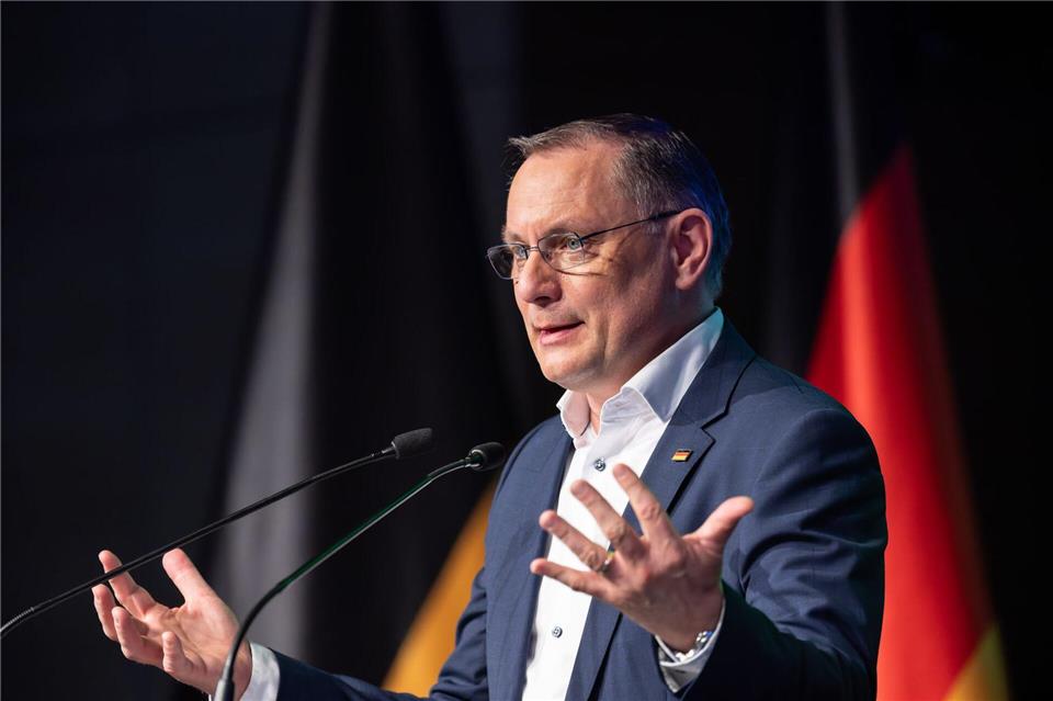 AfD-Parteichef Tino Chrupalla übte beim Wahlkampfabschluss scharfe Kritik.Silas Stein/dpa