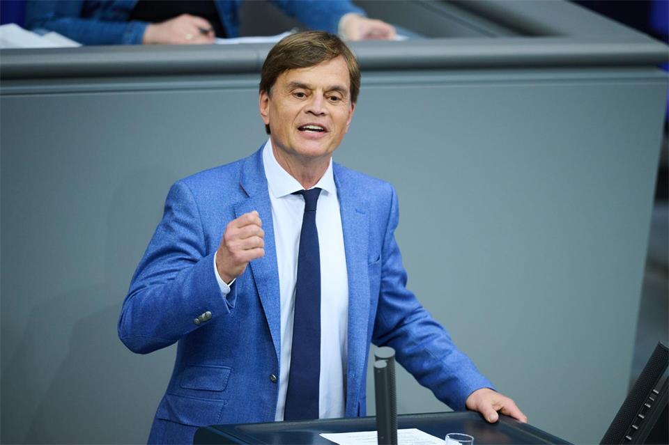 AfD-Politiker Bernd Baumann nennt mögliche CDU-Pläne für die Ministerpräsidentenwahl in Sachsen-Anhalt lächerlich. (Archivbild)Annette Riedl/dpa