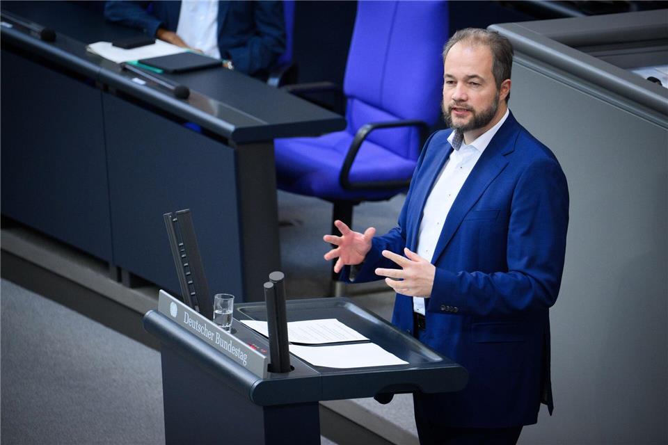 AfD-Politiker Martin Sichert kämpft für seine Zulassung zur Landratswahl. (Archivbild)Bernd von Jutrczenka/dpa