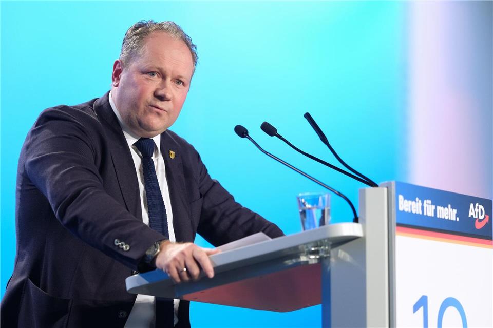 AfD-Politiker Siegbert Droese wurde vom Amtsgericht Dresden wegen Beleidigung verurteilt - und legte Berufung ein. (Archivbild)Sebastian Willnow/dpa