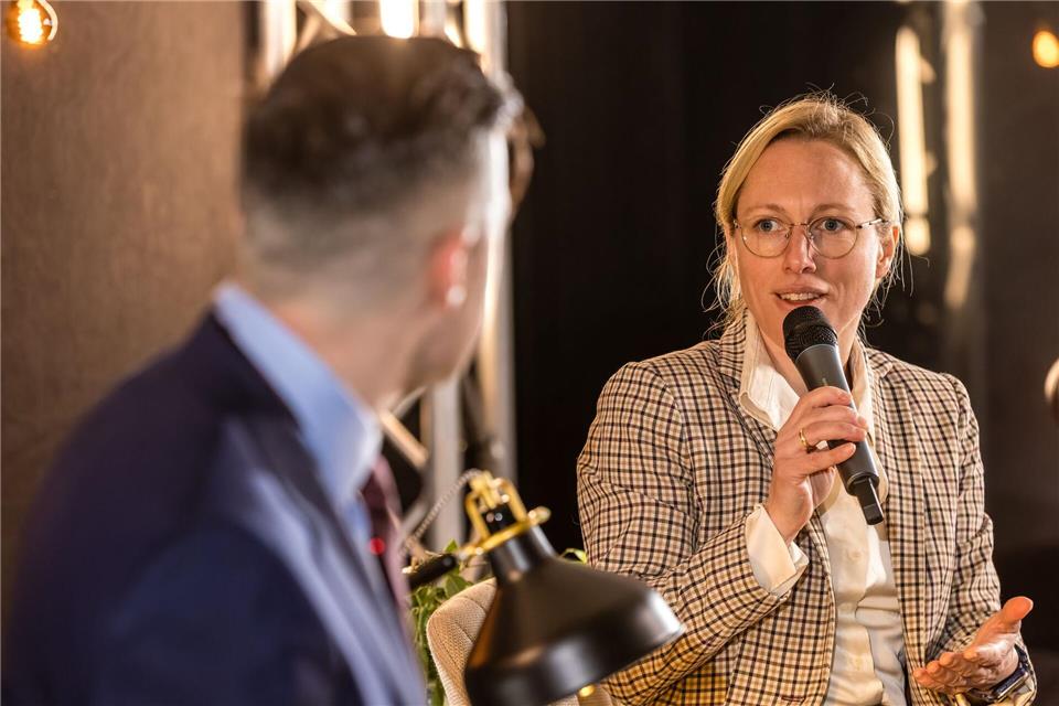 AfD-Politikerin Lena Kotré bei der Veranstaltung mit Sellner. Nach Intervention der AfD-Spitze war sie nun Gast und er der Gastgeber, statt umgekehrt. Frank Hammerschmidt/dpa