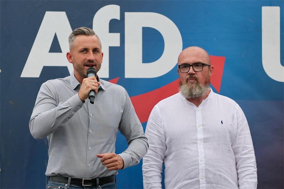AfD-Spitzenkandidat Ulrich Siegmund und Vize-Fraktionschef Hans-Thomas Tillschneider (Archivbild)Jan Woitas/dpa
