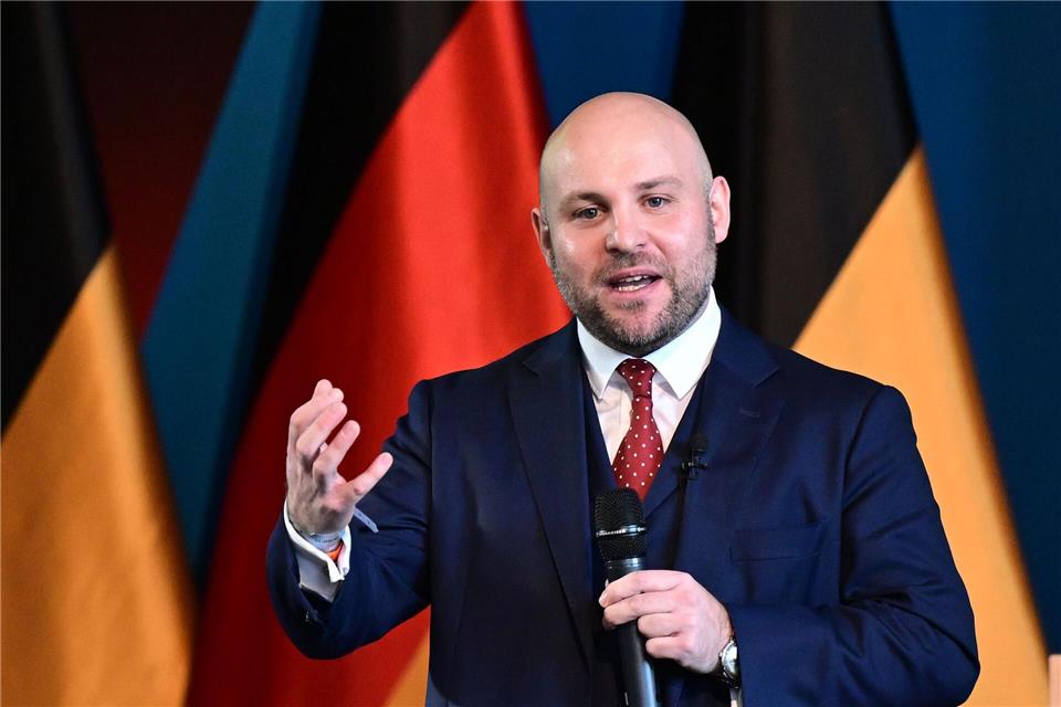 AfD-Spitzenkandidat wehrt sich gegen Vorwürfe der Vetternwirtschaft. (Archivbild)Bernd Weißbrod/dpa