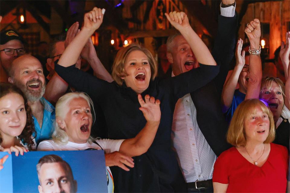 AfD-Wahlparty in Deggendorf.Daniel Löb/dpa