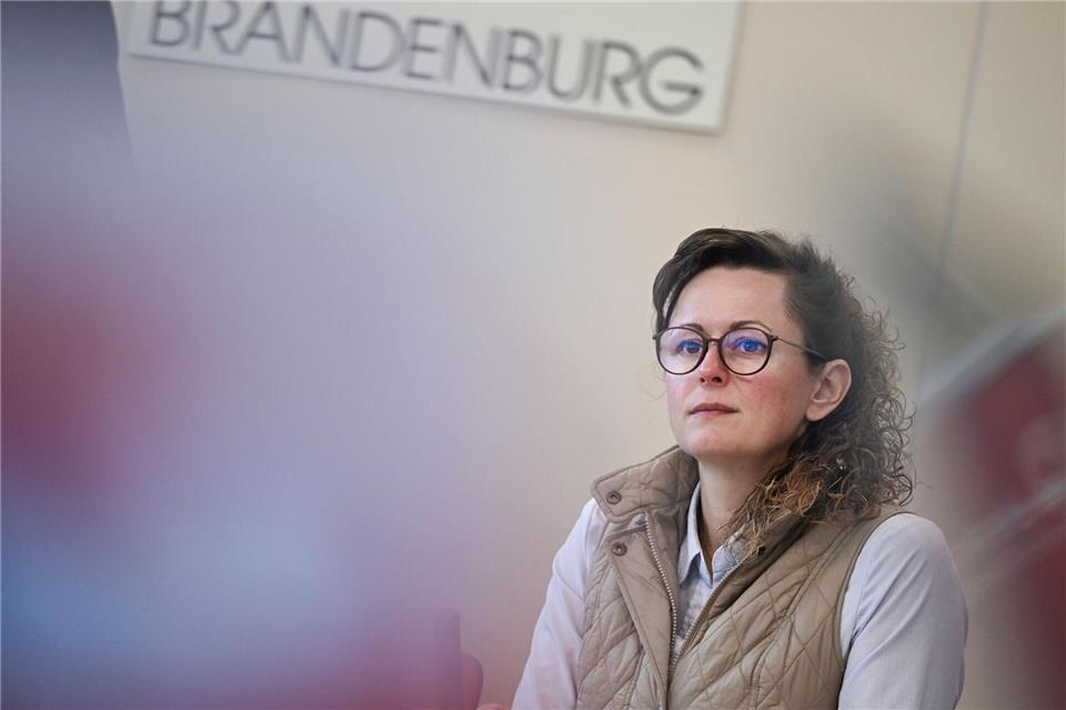 Agrar- und Umweltministerin Hanka Mittelstädt sucht nach Lösungen angesichts der knapper werdenden Ressource Wasser. (Archivbild)Jens Kalaene/dpa