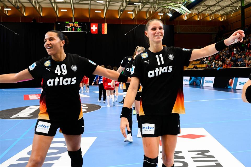 Aimée von Pereira (l) und Xenia Smits (r) stehen der DHB-Auswahl nicht zur Verfügung. (Archivbild)Marco Wolf/dpa