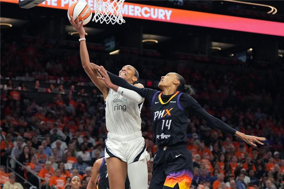 A’ja Wilson (links) erzielte den entscheidenden Korb für die Las Vegas Aces.Rick Scuteri/FR157181 AP/AP/dpa