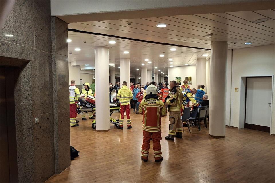 Akribisch wurden die betroffenen Patienten erfasst und untersucht.Steffi Stocker/Kreisfeuerwehr Calw/dpa