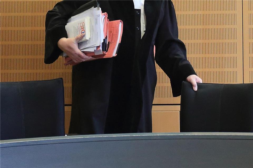 Aktuell gibt es im Land etwa 24.500 Besoldungsempfänger. Dazu zählen auch Richter. (Archivbild)Jens Wolf/dpa-Zentralbild/dpa