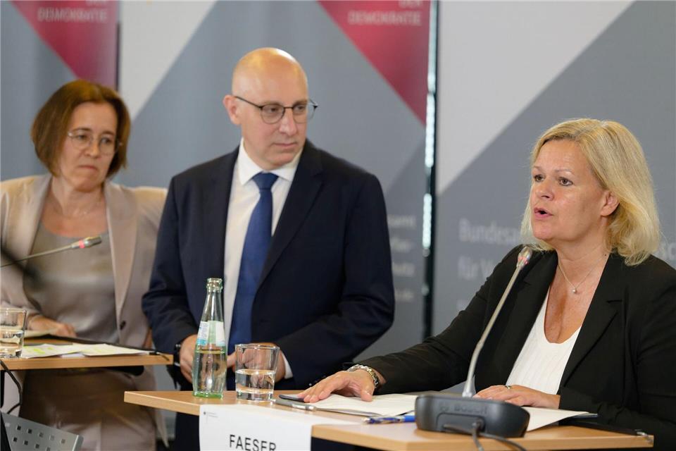 Aktuell wird das Bundesamt für Verfassungsschutz von den beiden Vizepräsidenten, Sinan Selen und Silke Willems, geleitet. (Archivfoto)Henning Kaiser/dpa