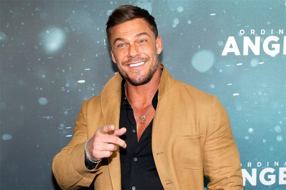 Alan Ritchson spielt die Hauptrolle in der Serie „Reacher“. (Archivbild)Charles Sykes/Invision via AP/dpa
