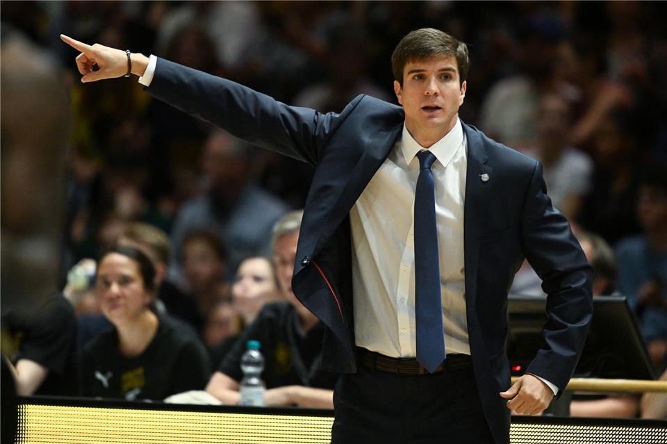 Alba Berlin gewinnt Test beim Syntainics MBC Alba-Trainer Pedro Calles hat in der Vorbereitung eine makellose Bilanz gegen Bundesliga-Konkurrenten. (Archivbild)Swen Pförtner/dpa