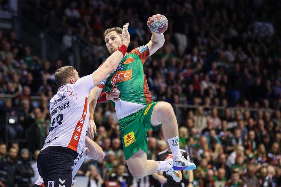Albin Lagergren (r) traf gegen Szeged siebenfach. (Archivbild)Ronny Hartmann/dpa-Zentralbild/dpa