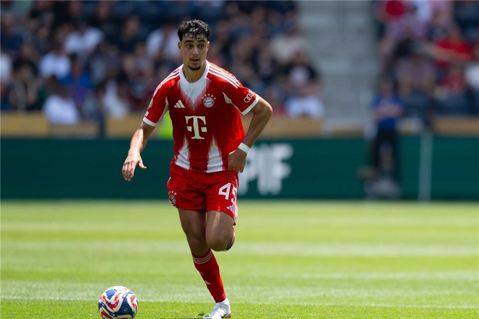 Aleksandar Pavlovic ist zurück auf dem Trainingsplatz.Sven Hoppe/dpa
