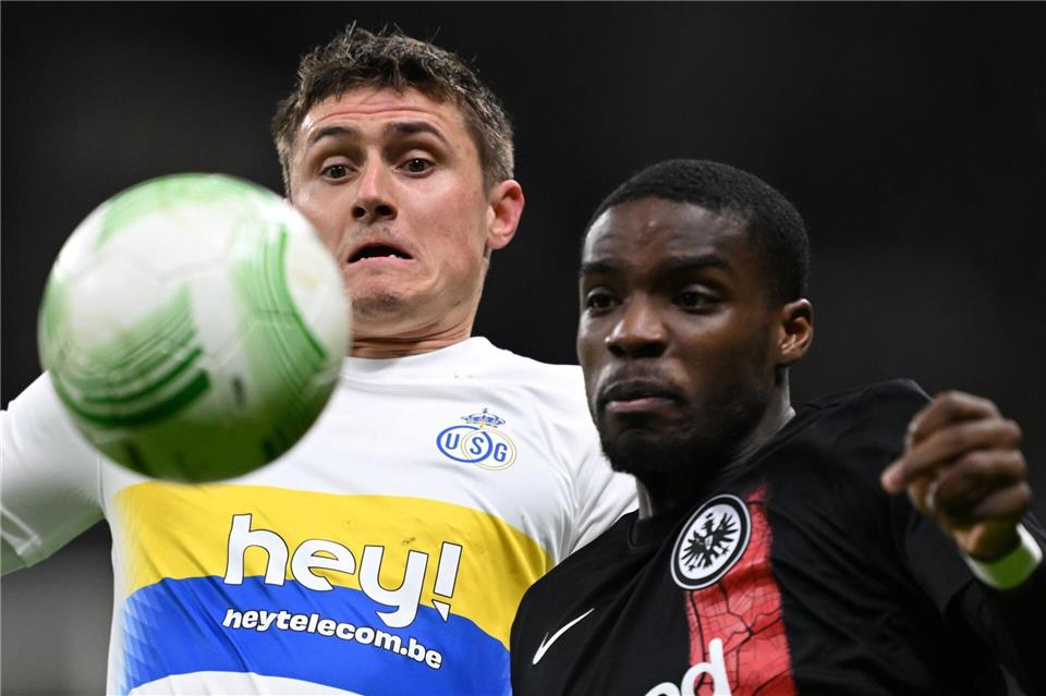 Alessio Castro-Montes (l) wechselt zu Aufsteiger 1. FC KölnArne Dedert/dpa