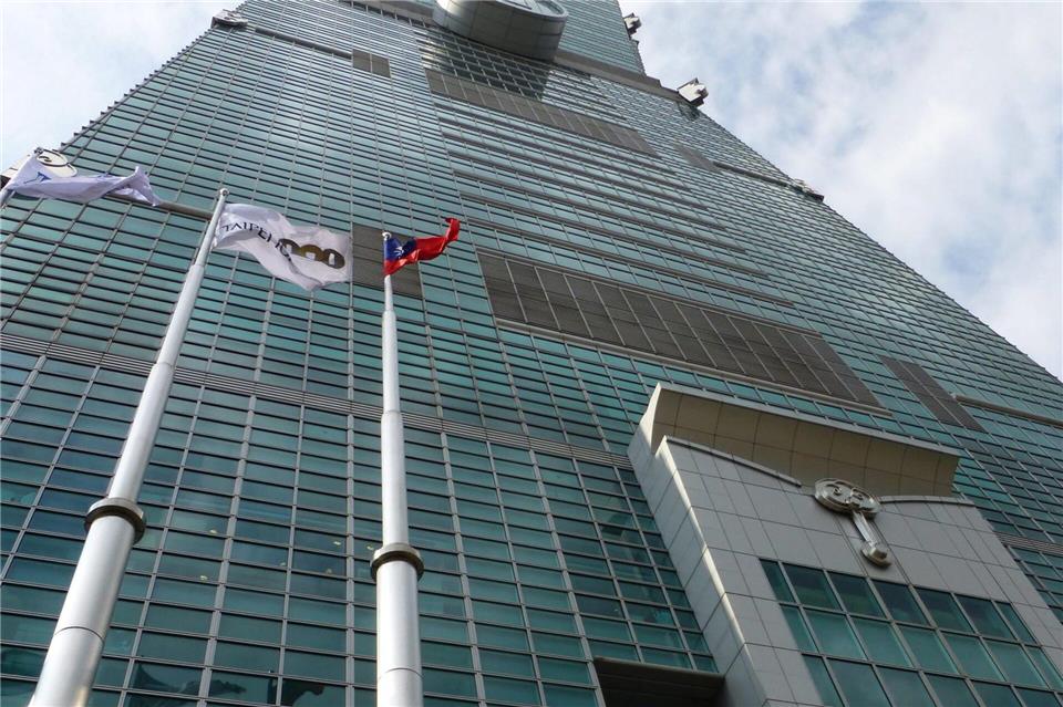 Alex Honnold will dort hinaufklettern - ohne Absicherung. picture alliance / dpa