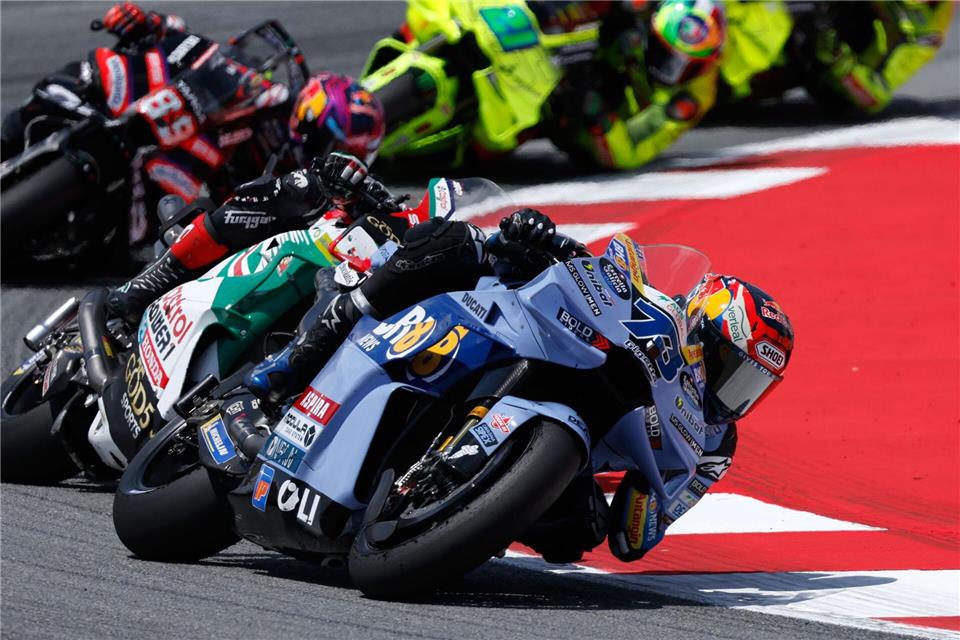 Àlex Márquez und Johann Zarco stürzten heftig.Joan Monfort/AP/dpa
