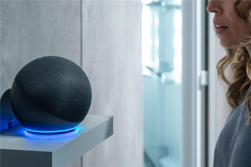 Alexa versteht nur Bahnhof? Dann hilft oft: Stimmerkennung (Stimm-ID) in der Alexa-App neu einrichten – danach klappt’s wieder mit den Antworten.Florian Schuh/dpa-tmn