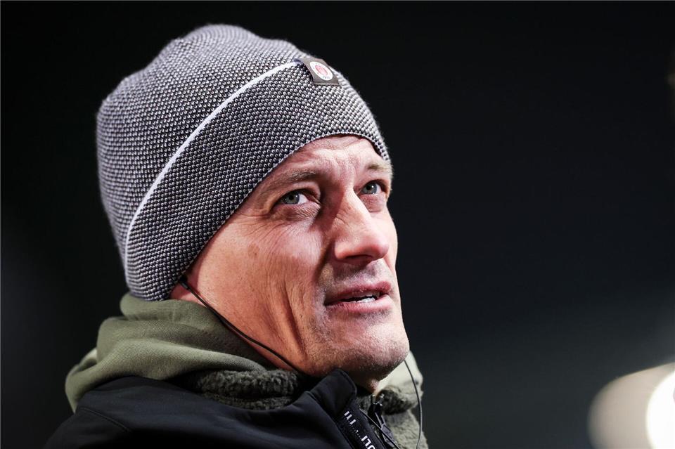 Alexander Blessin freut sich über einen neuen Stürmer. (Archivbild)Christian Charisius/dpa