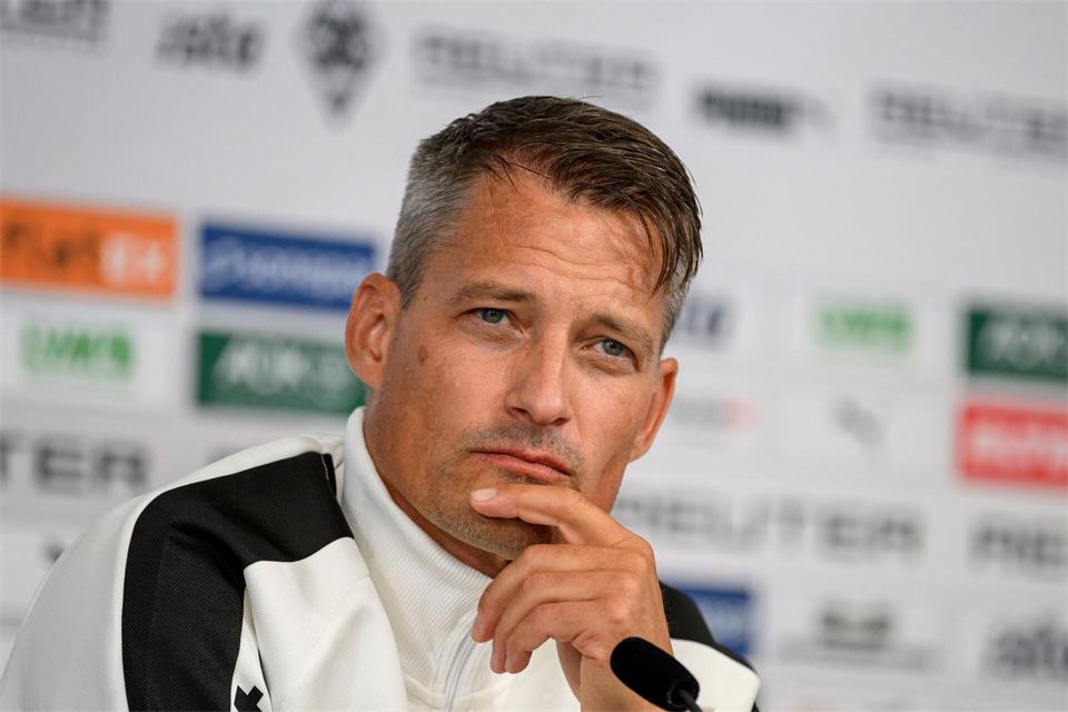 Alexander Blessin gewinnt seine Trainerpremiere bei Gladbach.Anke Waelischmiller/dpa