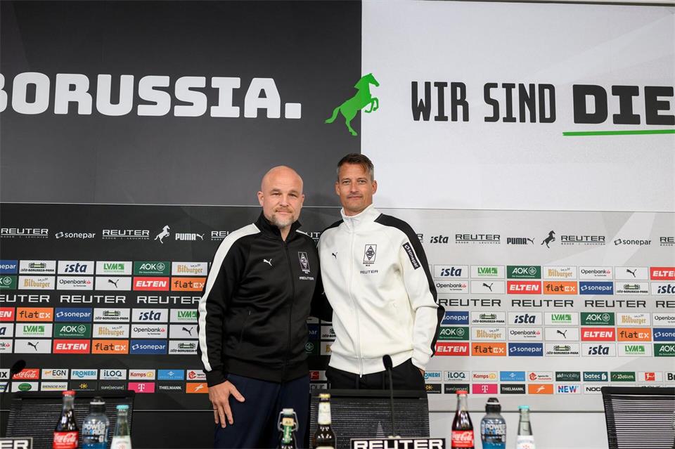 Alexander Blessin (r) hat Sportchef Rouven Schröder überzeugt.Anke Waelischmiller/dpa