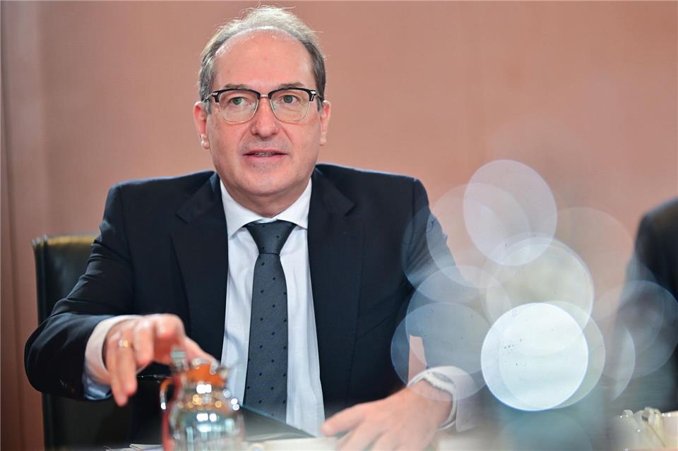 Alexander Dobrindt: „Alle, die von Verboten reden, sind bisher nicht in der Lage, die notwendige Grundlage dafür zu liefern.“Sebastian Christoph Gollnow/dpa