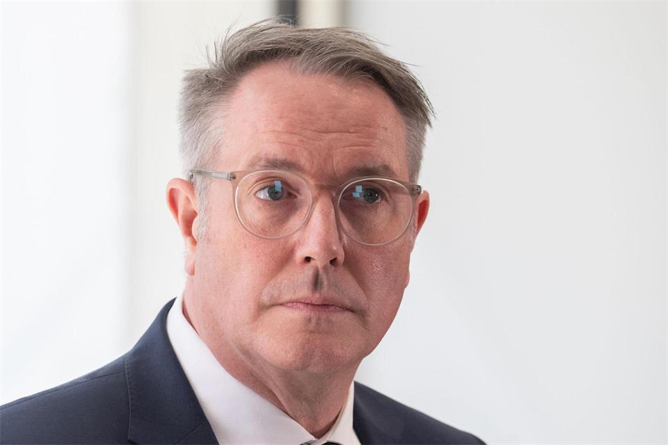 Alexander Schweitzer, kommissarischer SPD-Landeschef von Rheinland-Pfalz, äußert sich zum AfD-Wahlerfolg in Sachsen-Anhalt. (Archivbild)Boris Roessler/dpa