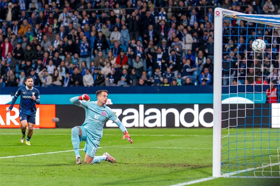Alexander Schwolow konnte das 0:1 nicht verhindern.David Inderlied/dpa